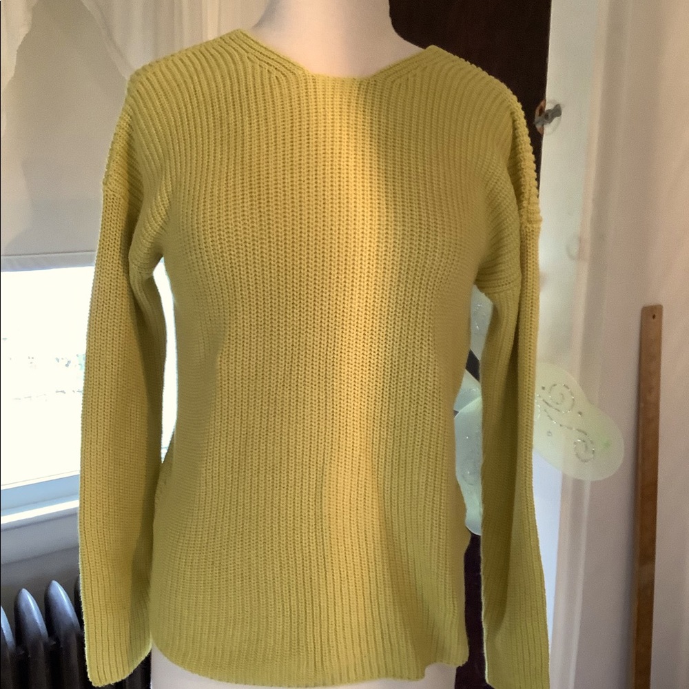 BNWT Loft Gorgeous cotton sweater with a unique tie back